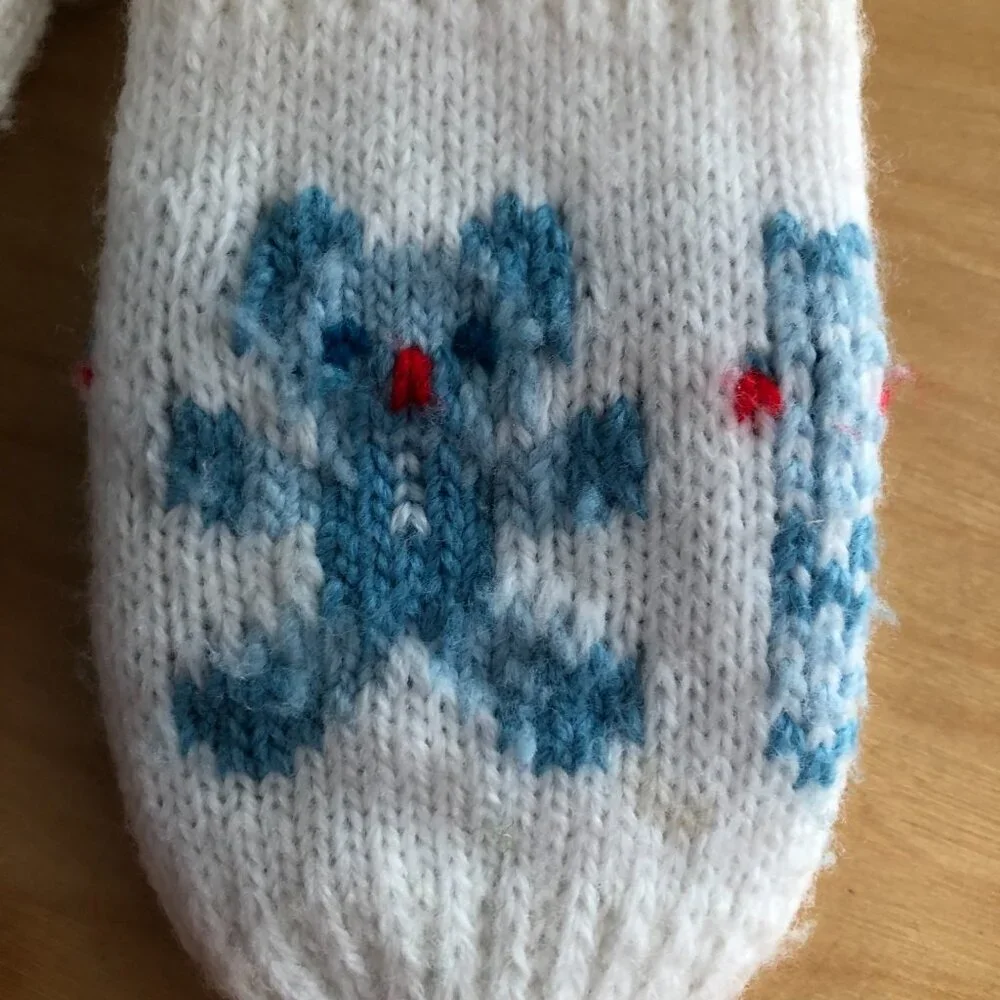 VINTAGE PAIR OF 1960s Handmade White Embroidered Child's Mittens on string 60s